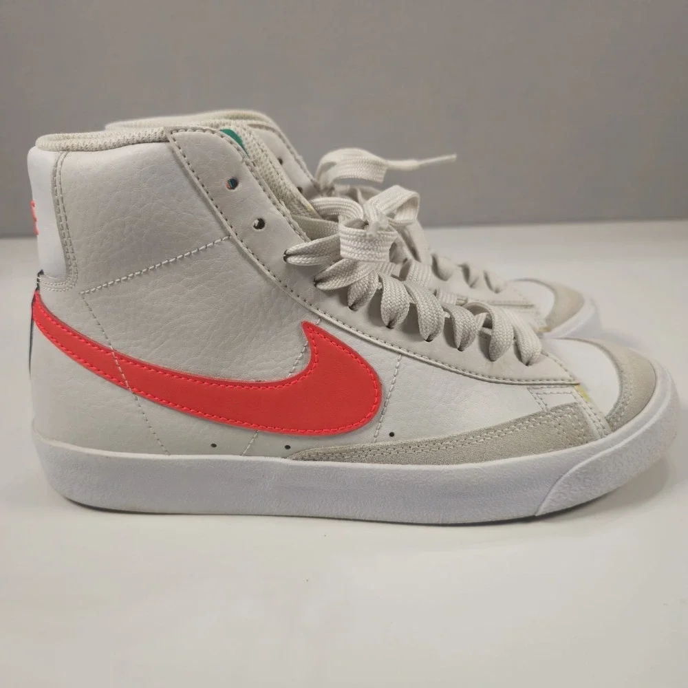 Nike Blazer Mid 77 GS Platinum Tint Crimson Size 7Y Mens 7 Womens 8.5 DA4086-004